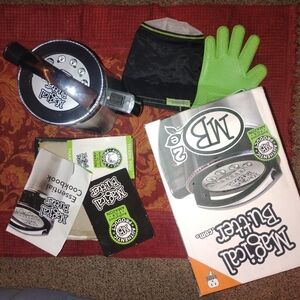 Machine - Silver and Green